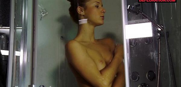  Rounded ass Nicole in the shower